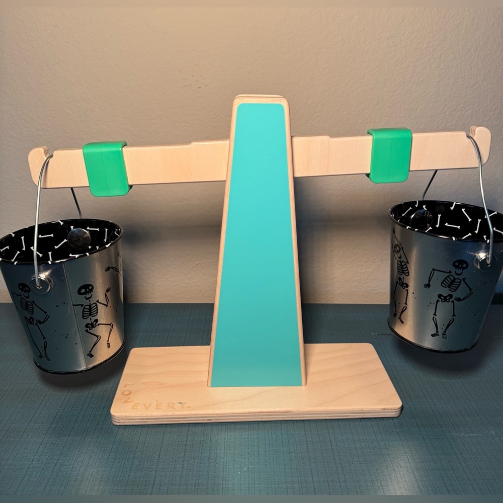 Lovevery Every Which Weigh Scale & Pails
